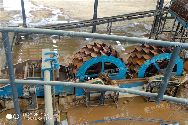 輪斗式<a href=http://m.kaiyuan530.cn/tags/xishaji target=_blank class=infotextkey><a href=//tags/xishaji target=_blank class=infotextkey>洗砂機(jī)</a></a>67.jpg