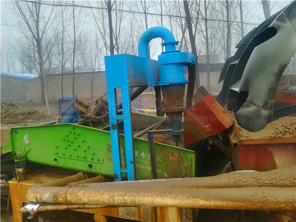 山東棗莊-<a href=http://m.kaiyuan530.cn/tags/xishahuishouji target=_blank class=infotextkey><a href=//tags/xishahuishouji target=_blank class=infotextkey>細沙回收機</a></a>現場8.jpg